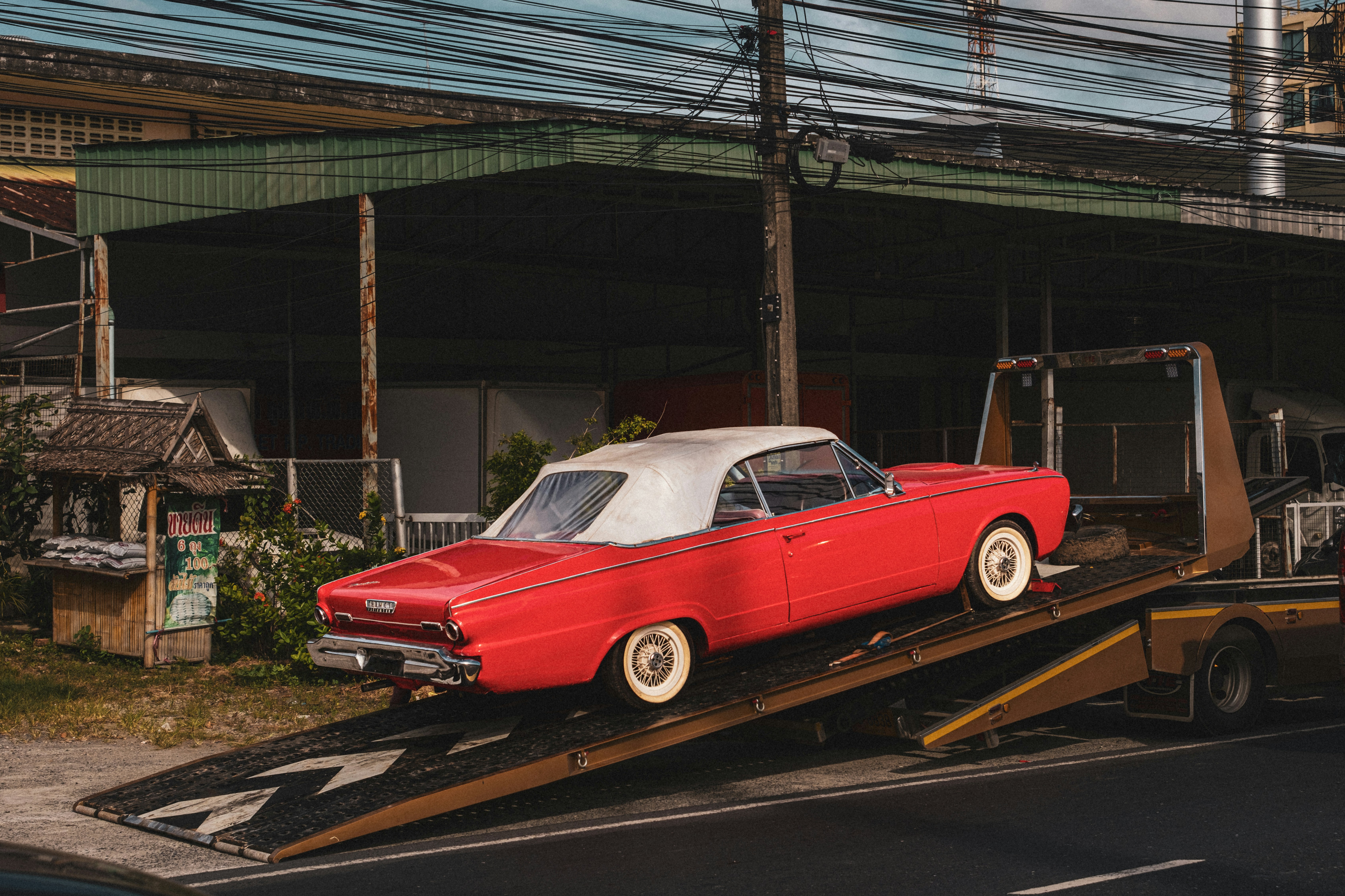 Flatbed tow truck